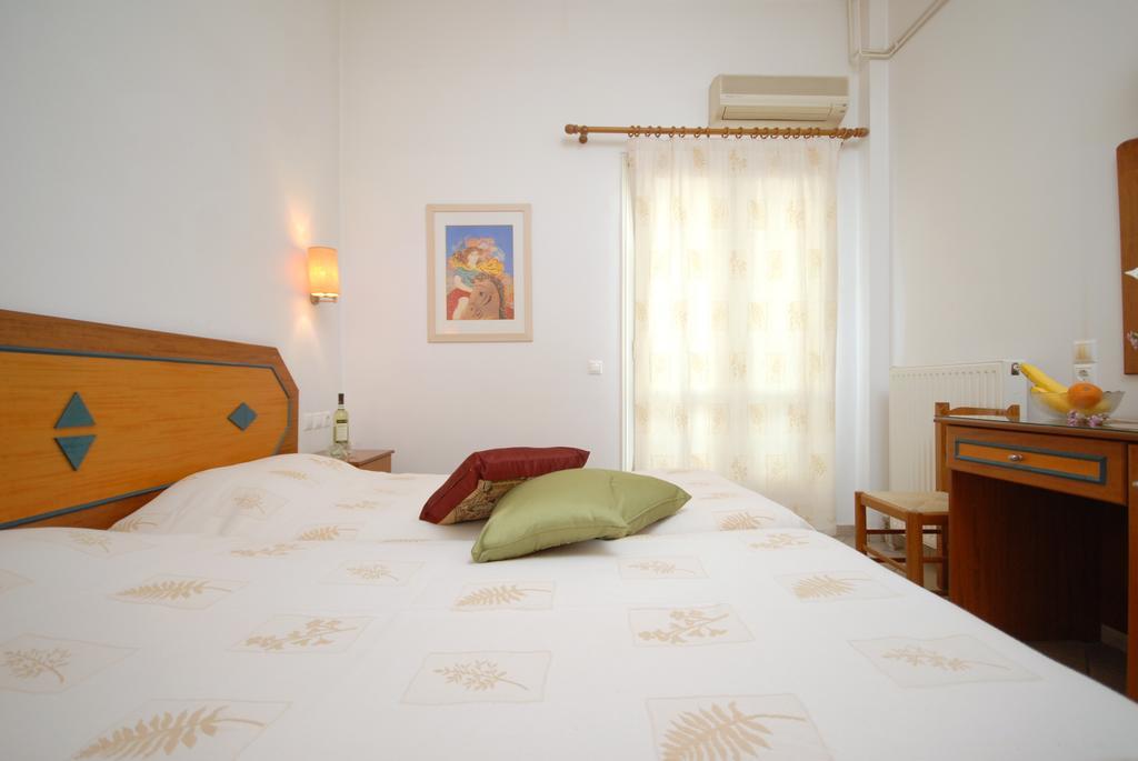 Barbouni Hotel & Studios Naxos City Экстерьер фото